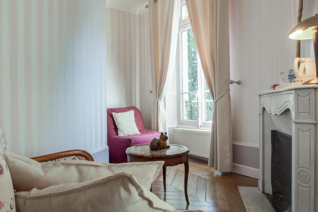 Chambres Au Chateau - Le Clos Des Tourelles Sennecey-le-Grand Room photo
