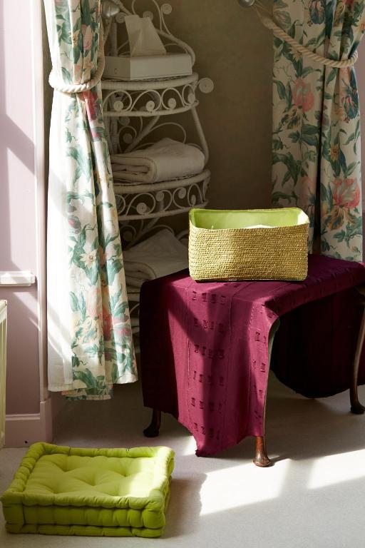 Chambres Au Chateau - Le Clos Des Tourelles Sennecey-le-Grand Room photo